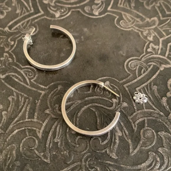 Tiffany and co silver hoop earrings 29 - Picture 4 of 4